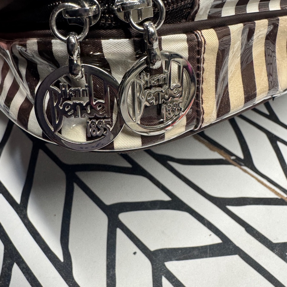 Henri Bendel Striped Hanging Cosmetic Travel Case - Picture 5 of 10